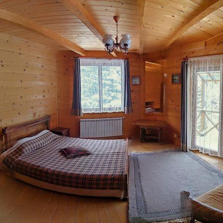 12 Months Estate Guest House Myslovka Exterior foto