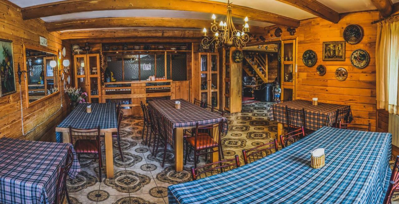 12 Months Estate Guest House Myslovka Exterior foto